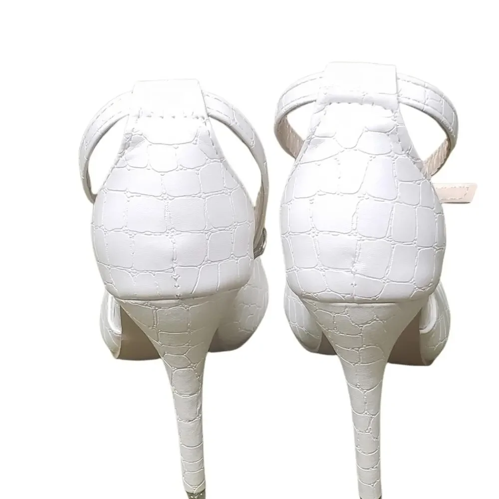 Stiletto Heel Buckle Buckle Peep Toe • White Women's High Heels • Like New